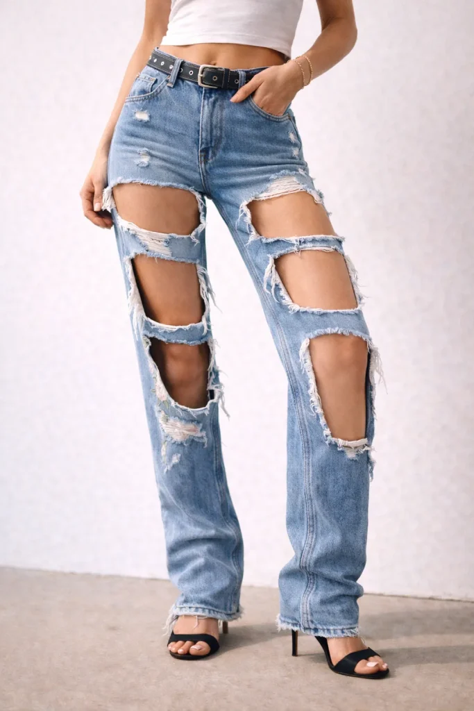 ตัวอย่างกางเกงยีนส์ขาดดีไซน์เซ็กซี่